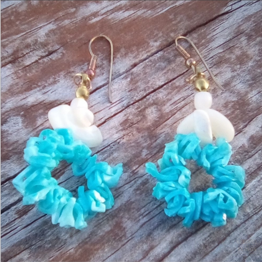 Vintage Turquoise Lucite Floral Dangle Earrings 2 Inch Boho
